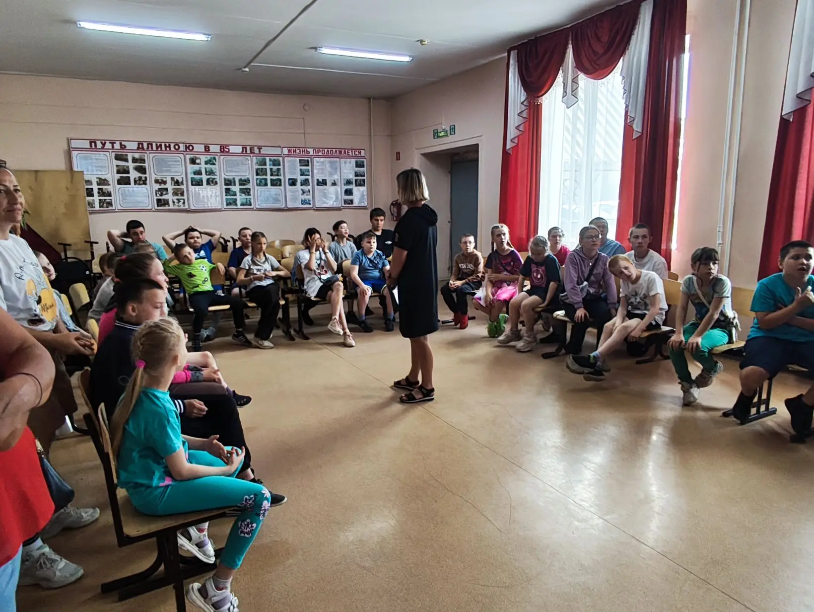 Дети спортивно-оздоровительного лагеря "Страна Спортландия" продолжают весело проводить летние каник