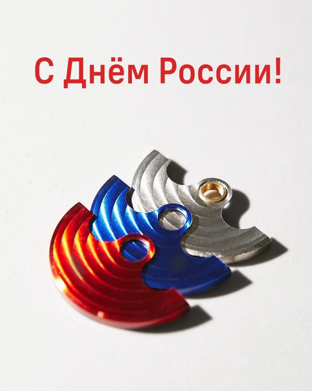 Часы «Ракета» —
бренд с 1961,
242 детали,
8201 операция.
200 мастеров,
1 российская мануфактура.

По