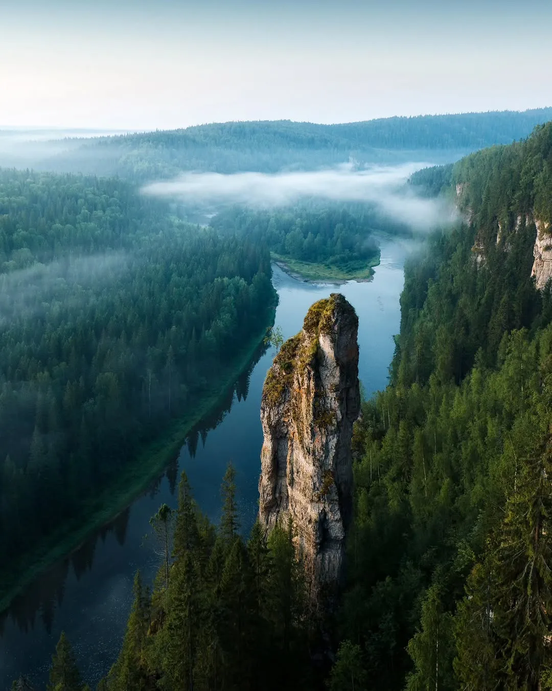 ⛰ Усьвинские столбы

Одна из самых узнаваемых достопримечательностей Пермского края. И популярная ло