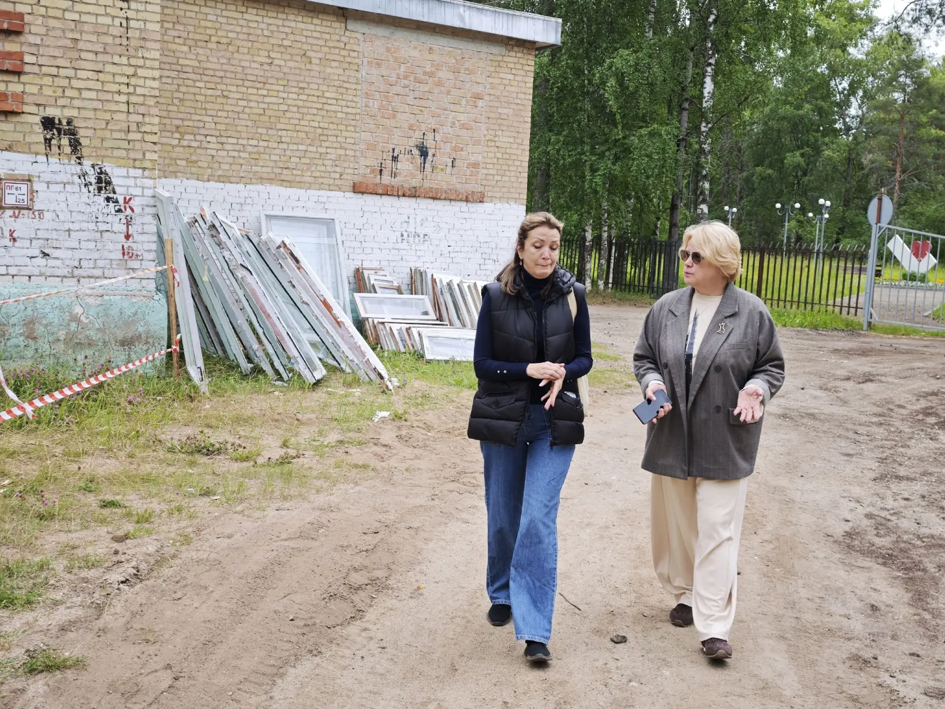 📝Глава Республики Коми по дороге в Ижму заехал в школу нашего Водного. Жители поселка на одной из в