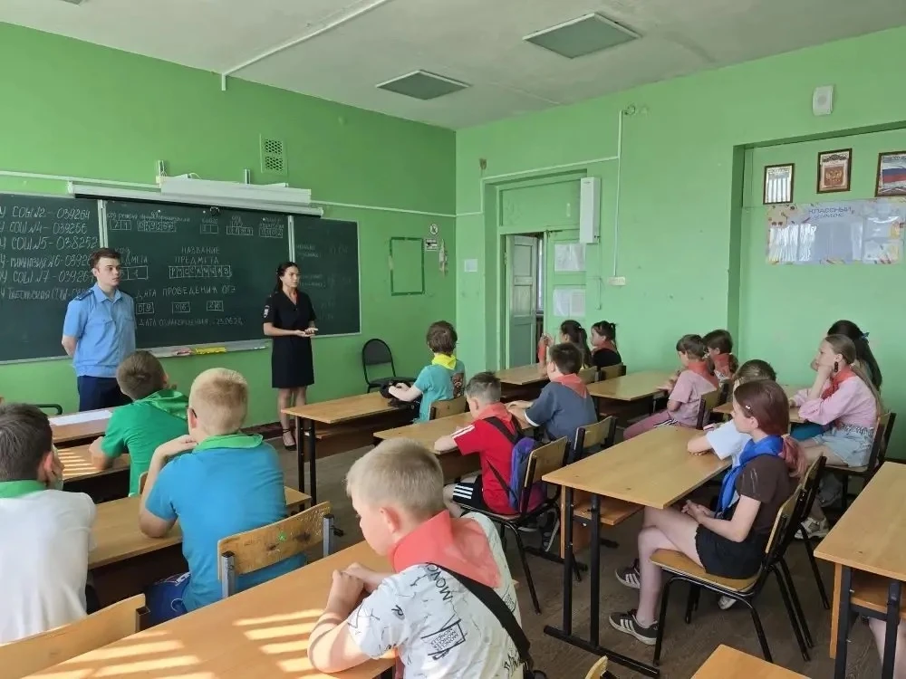 💫 Волшебный день в школьном лагере: смех, беседы, творчество и дружба!

✅ Утром прошла необычная и 