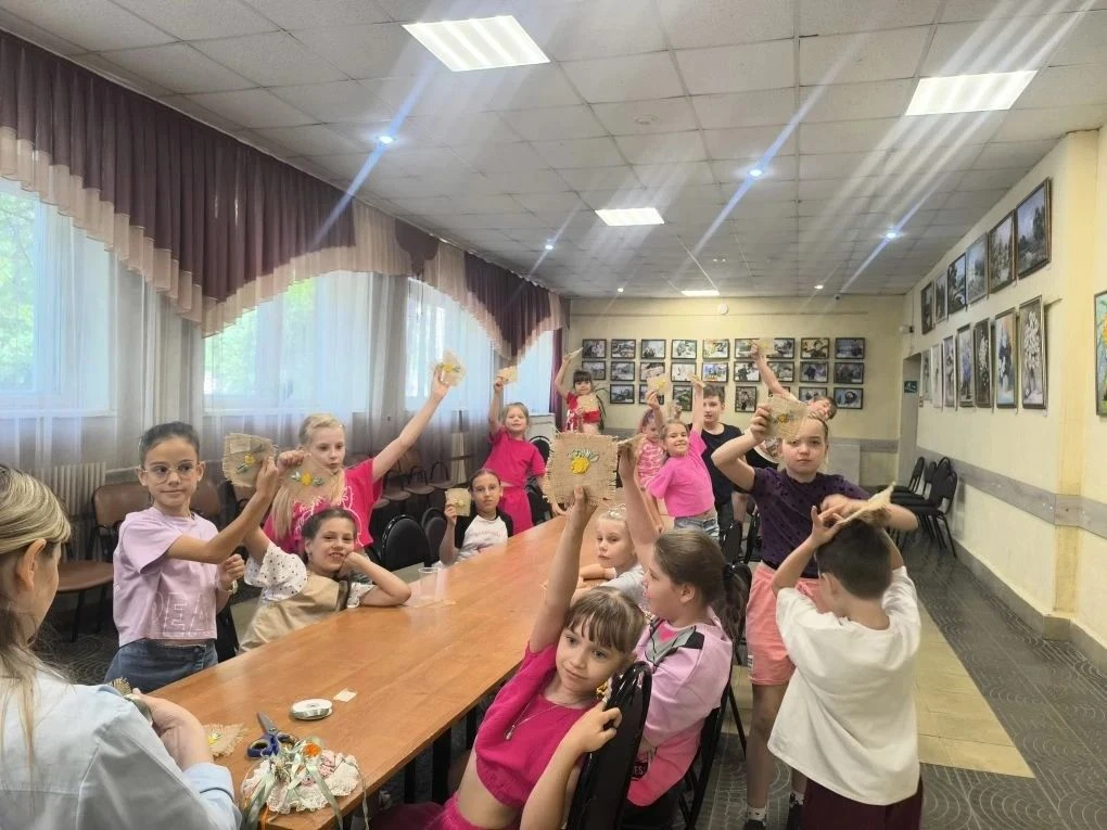 🎨 С начала недели в нашей творческой мастерской настоящий ураган! 🌪️
Творческий запал ребят достиг