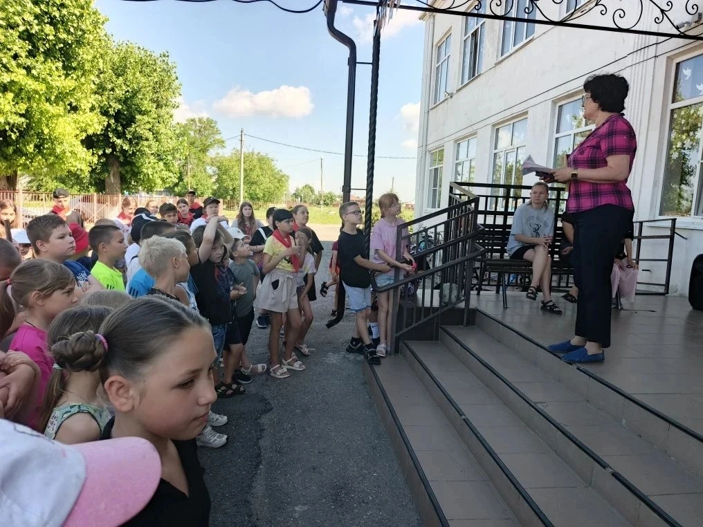 Лагерь "Солнышко" завершился, но тепло остается! 

Вот и пролетела наша смена в лагере «Солнышко»! К