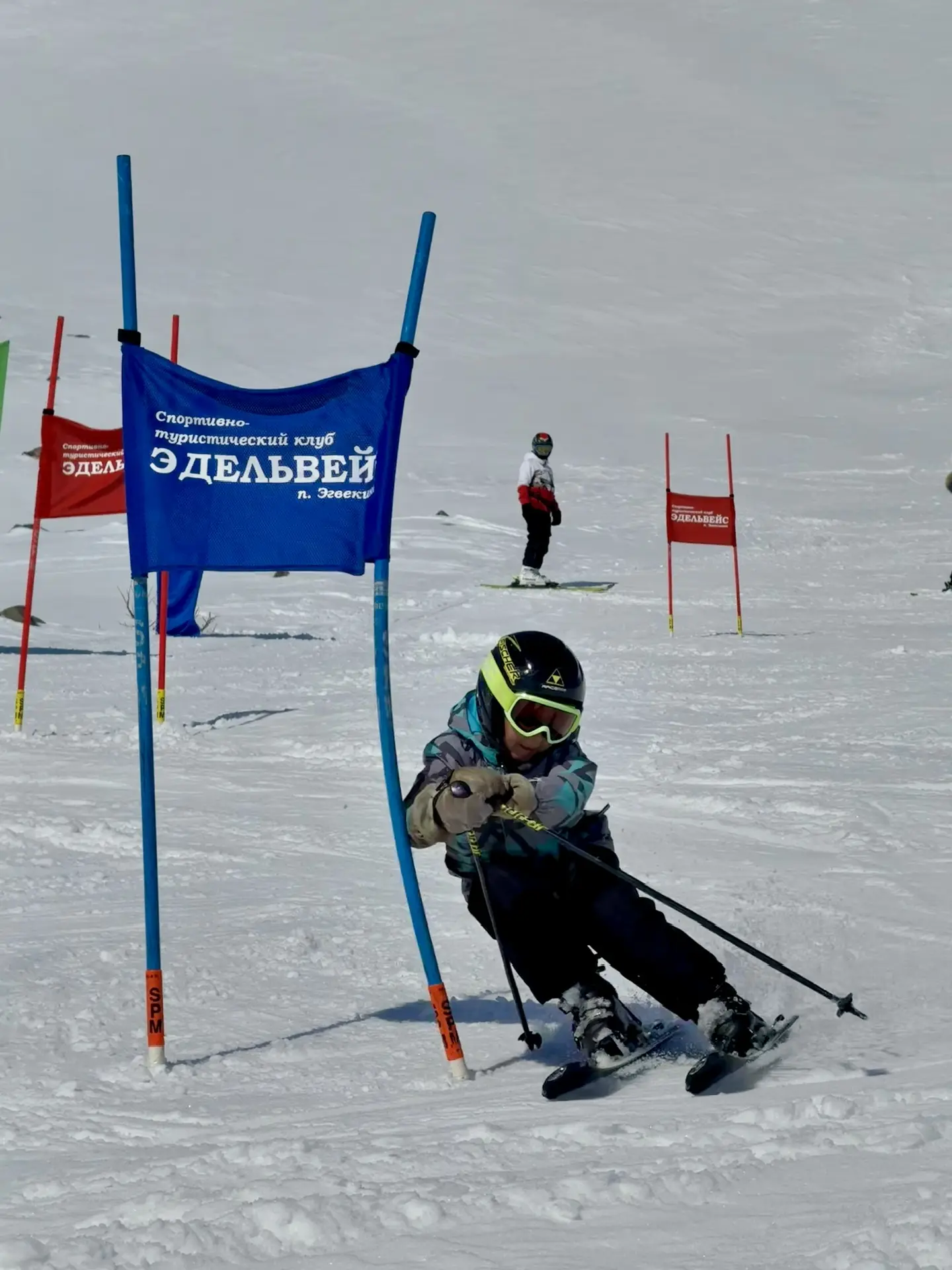 🎿 Вчера на горнолыжной базе был день самоуправления! Наши опытные участники окружных соревнований с