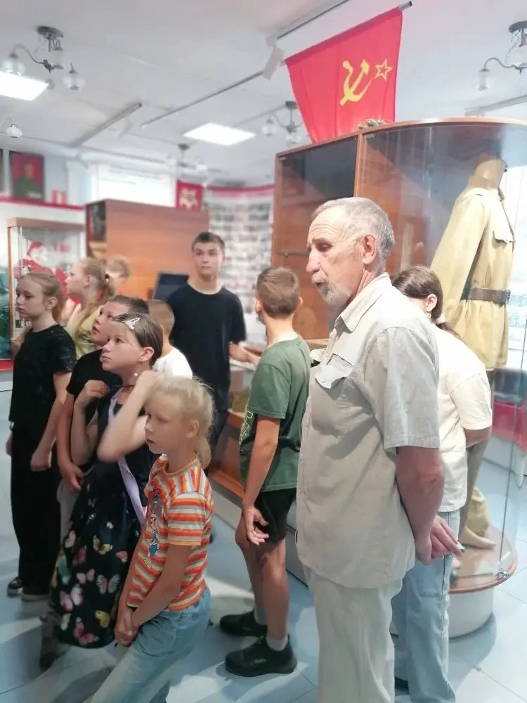 Путешествие в прошлое: «Юные патриоты» в историко-краеведческом музее!

Сегодня ребята из школьного 