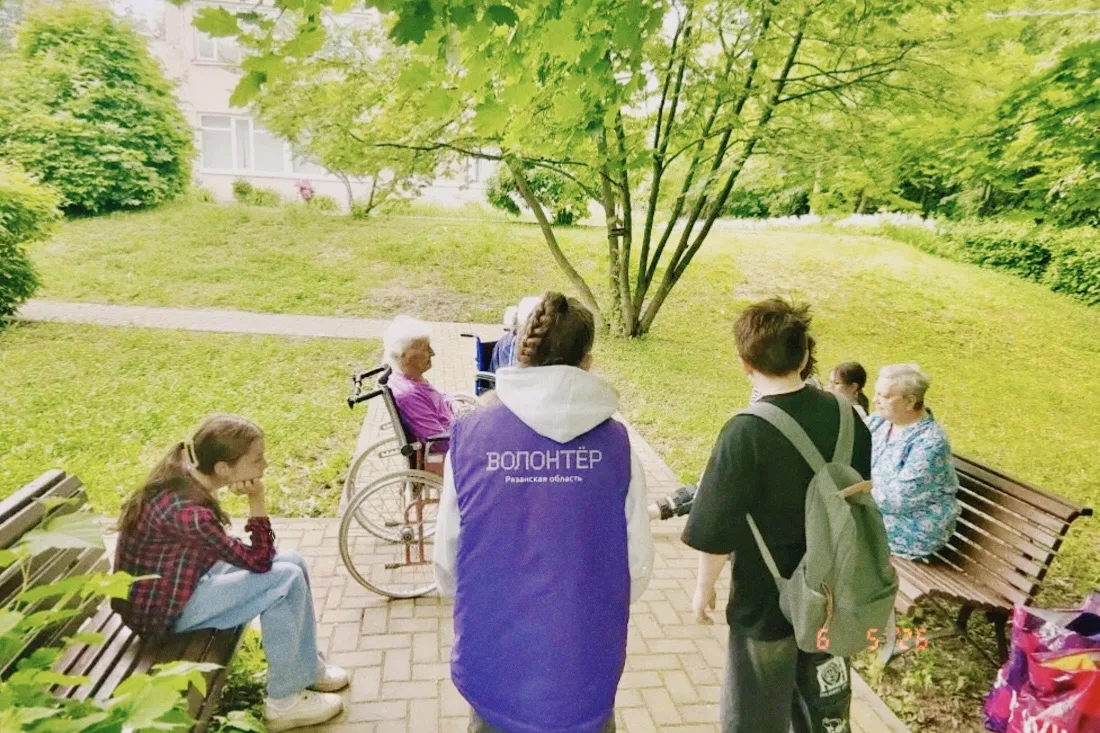 Подари прогулку 💜

Знаете это чувство, когда выходишь на улицу в хорошую погоду, и на душе сразу ст