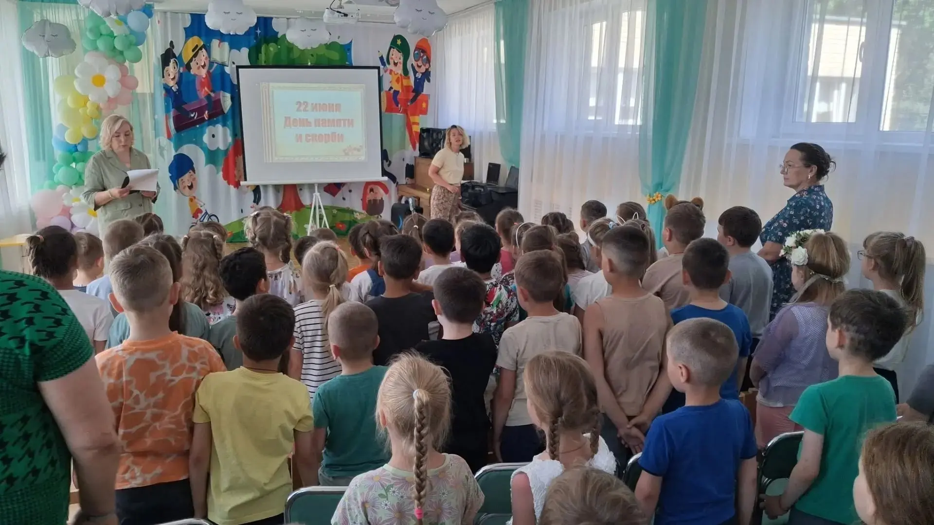22 июня в нашем детском саду прошла встреча, посвященная Дню памяти и скорби. Этот день напоминает н
