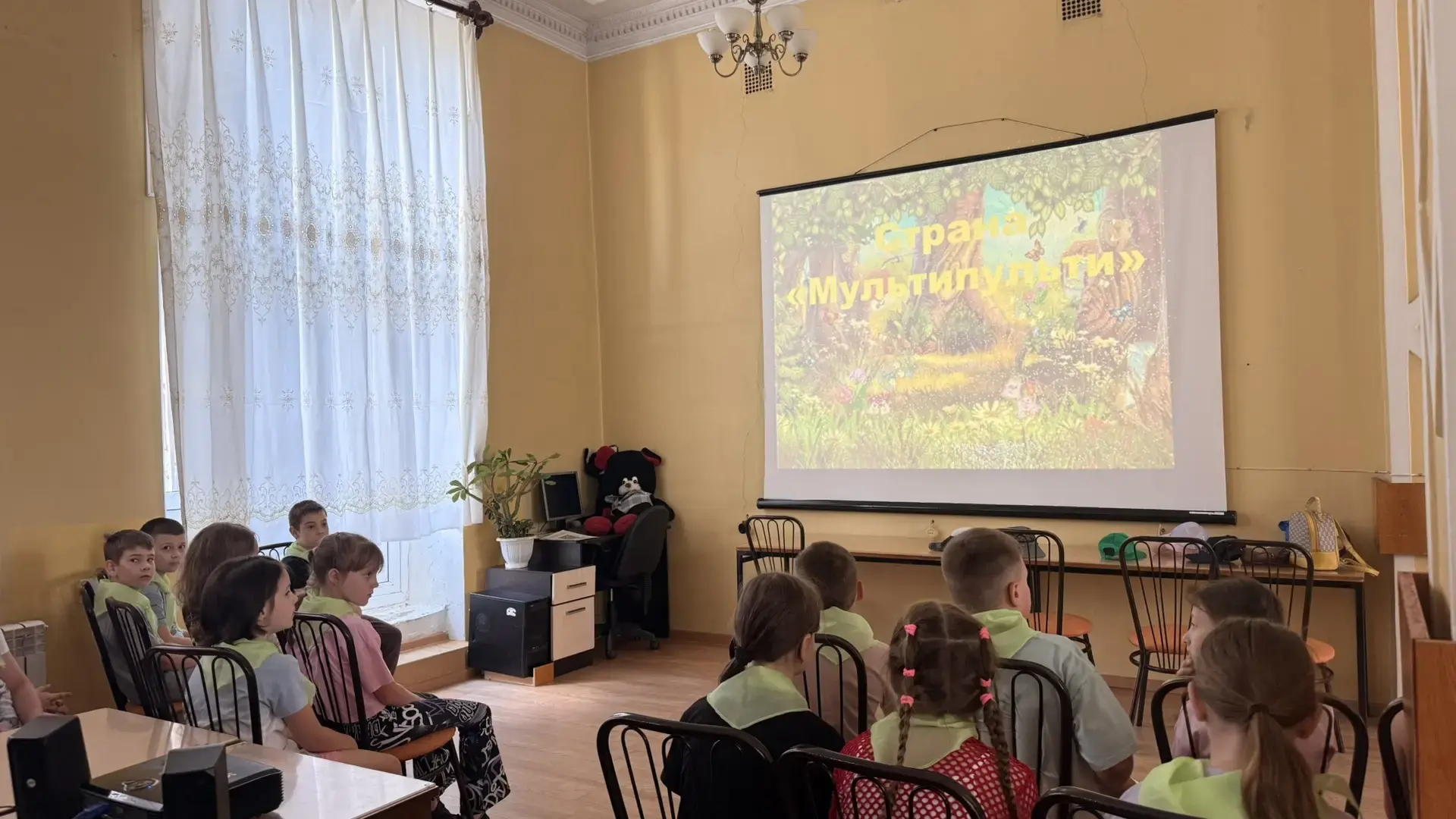 СТРАНА ЧУДЕС 🌞😍

🎉Сегодня в школьном лагере царила атмосфера неутомимого творчества и познания. М