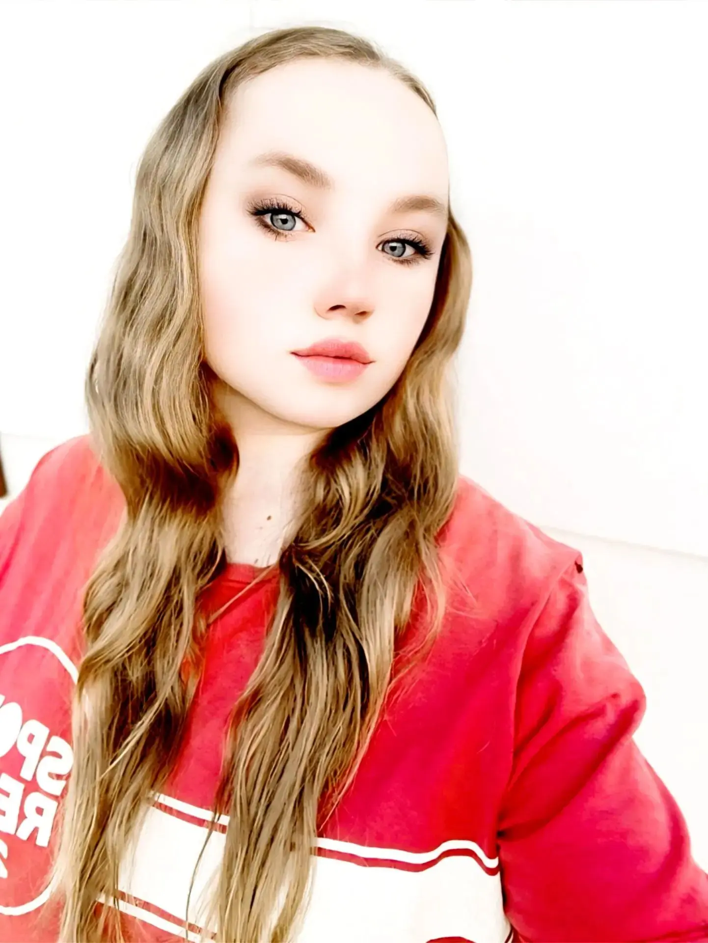 Знакомьтесь - я  Римма! 🌸

Я из Брянска, а моё личное место силы — тихий уголок в деревне. Там, сре