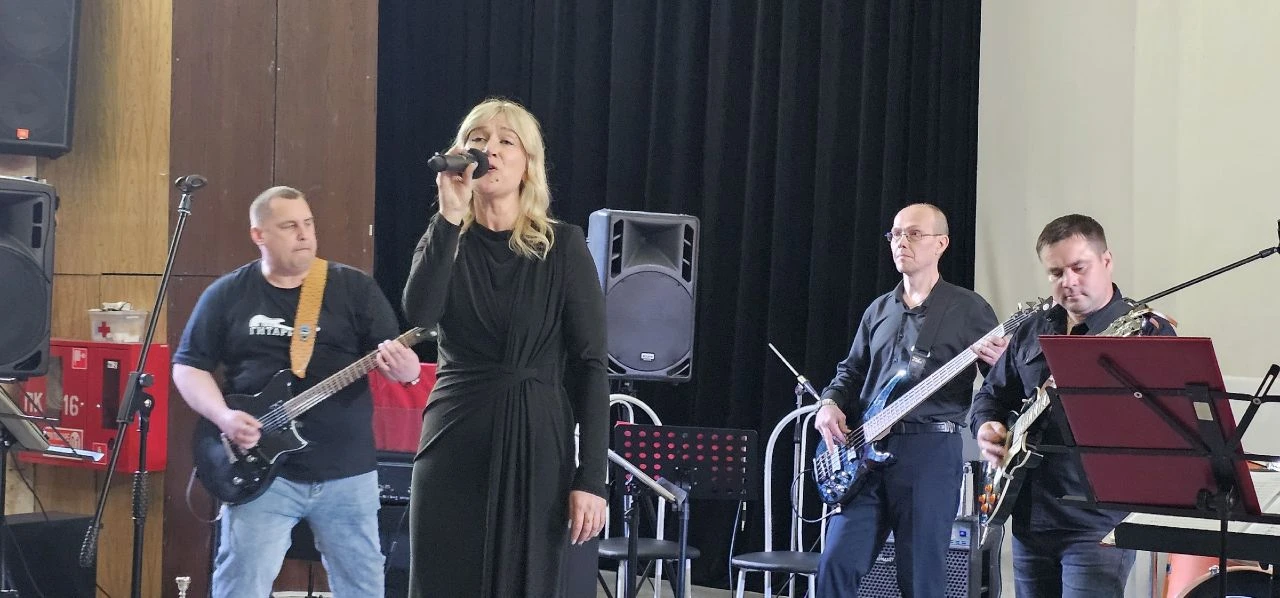 ОТМЕТИЛИ ДЕНЬ ДЖАЗА КОНЦЕРТОМ🎉

Традиционно День джаза в ДМШ духовых и ударных инструментов отмечаю