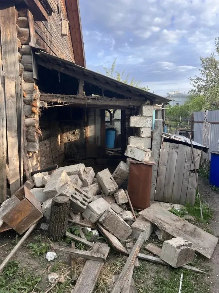 Выполнили демонтаж хозяйственного строения с погрузкой и вывозом мусора на полигон.
Заказчик доволен
