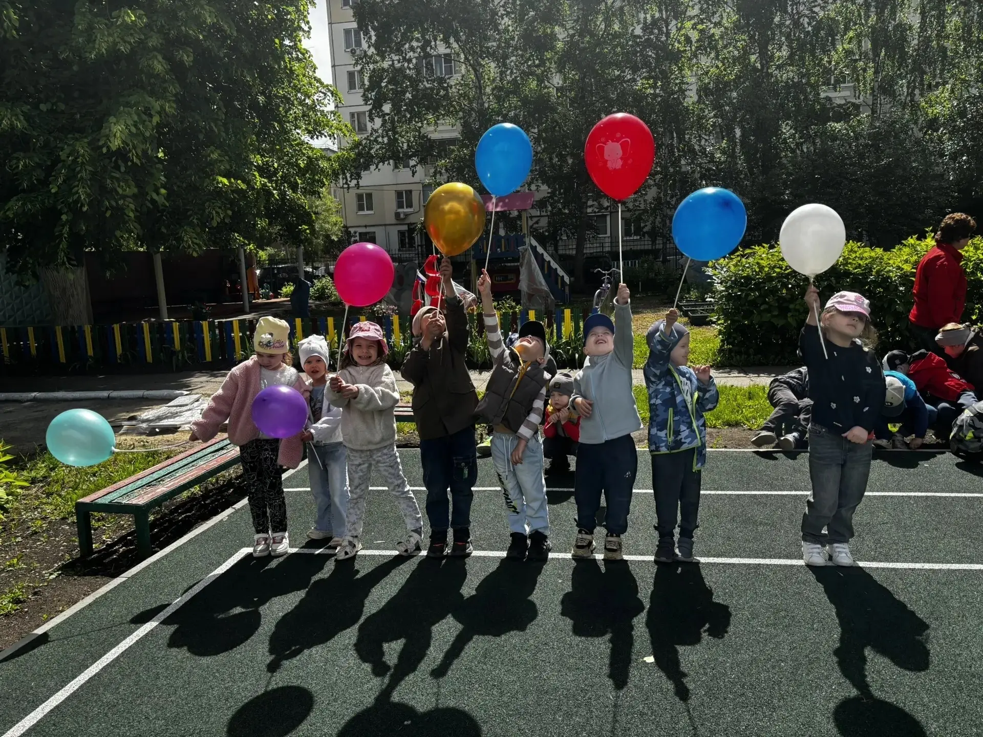 🌞Лето – самое любимое время для всех детей на нашей планете.

👶В первый день лета отмечается между