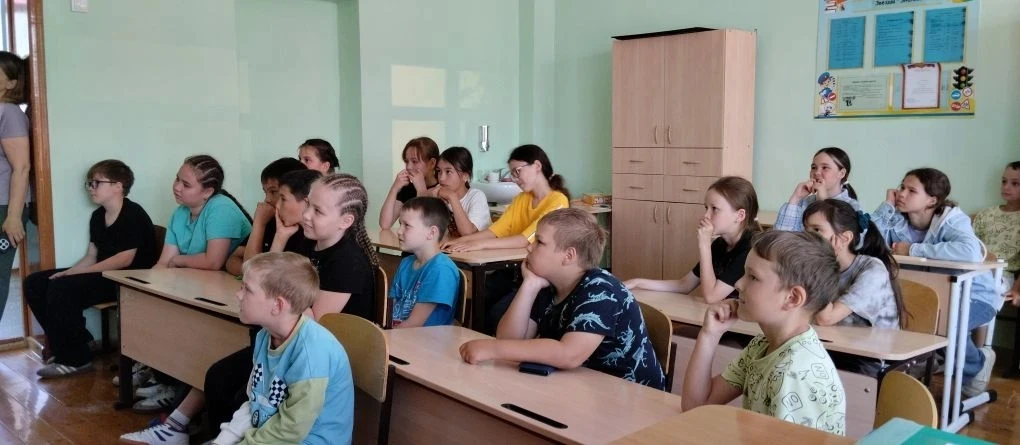 🍏🏃‍♂️ Выбираем ЗОЖ: день здоровья и полезных привычек! ☀️💪

Сегодняшний день в нашем пришкольном 