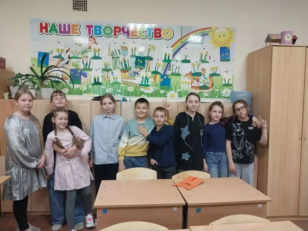 НАШИ ПЕДАГОГИ — В ШКОЛЬНЫХ ЛАГЕРЯХ 

Многим ребятам района этим летом очень повезло, ведь с ними в л