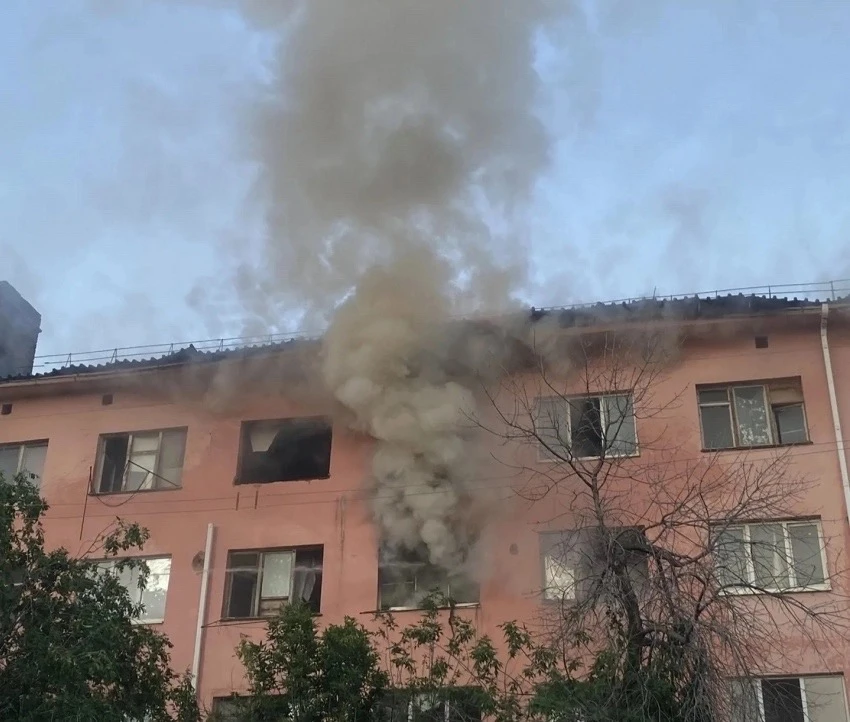 В Астрахани сгорело здание бывшего общежития

В Ленинском районе Астрахани вчера вечером произошёл к
