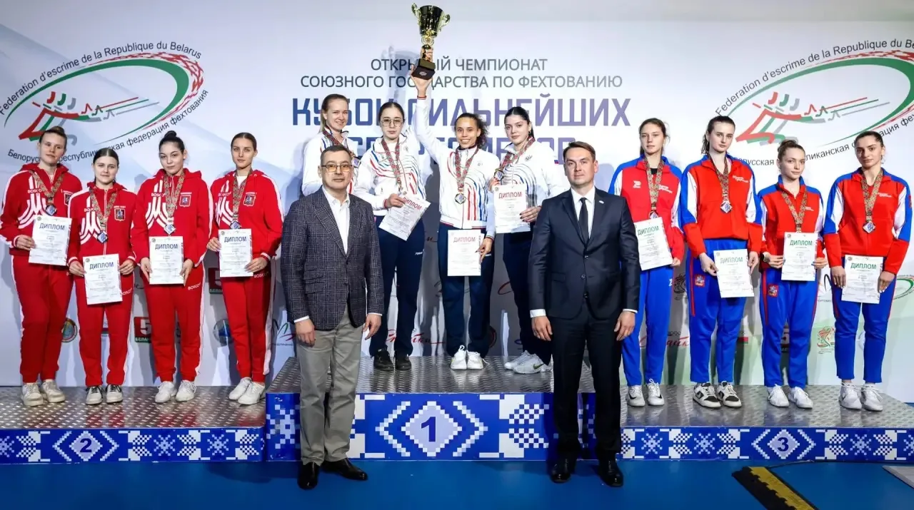 Забелина Анастасия бронзовый призёр командных соревнований по шпаге среди женщин на Открытом чемпион