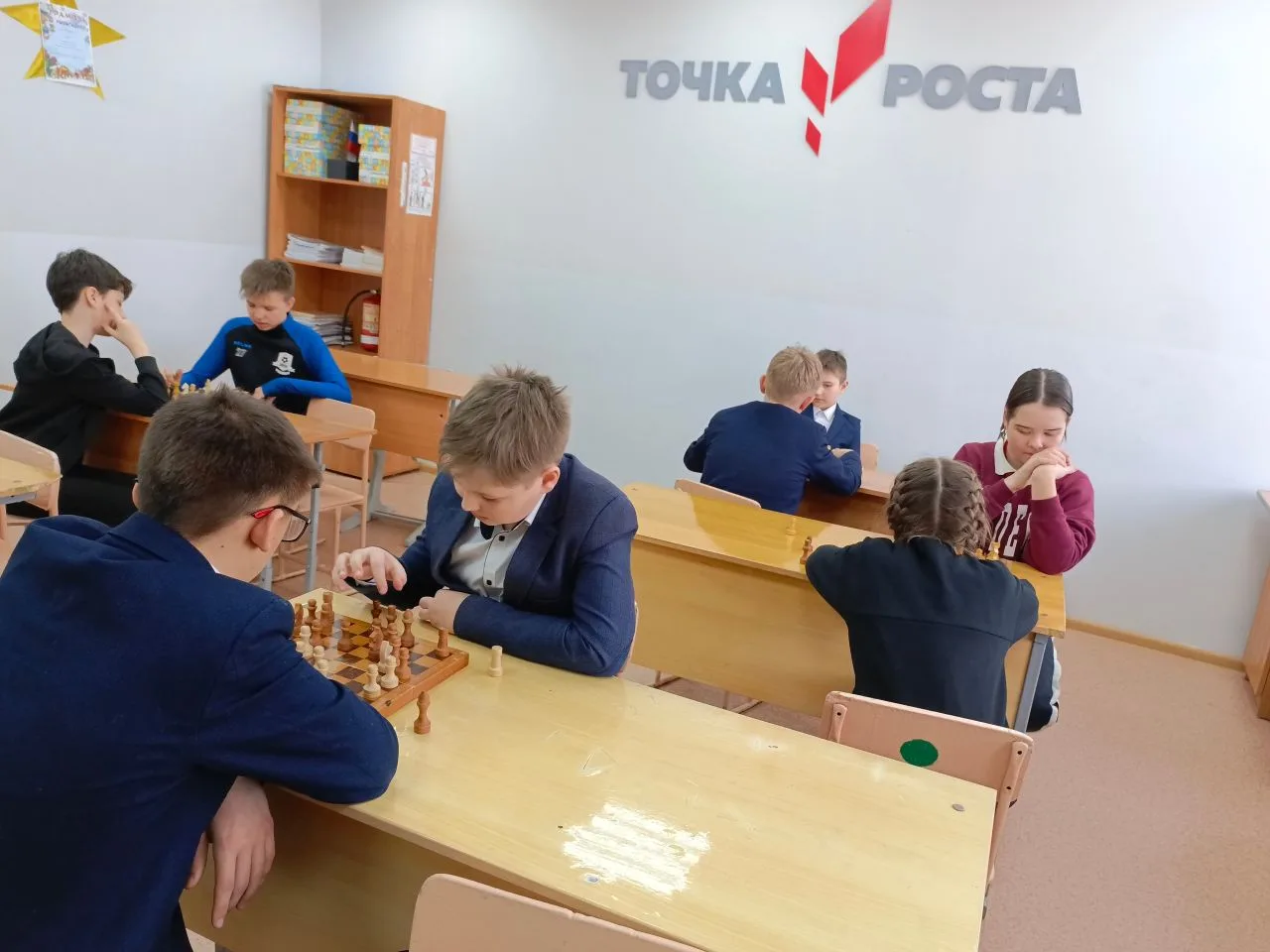 16-17  марта 2026 года на базе Центра "Точка роста"  учитель начальных классов Дивеев Артём Викторов