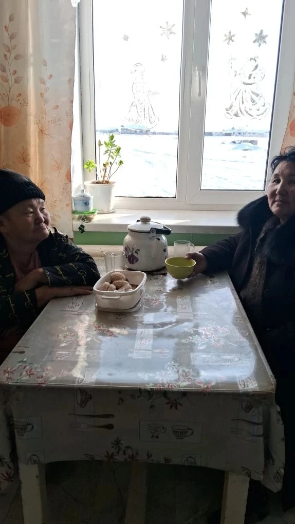 🫶Новогоднее тепло для каждого: социальный работник сумона У-Шынаа в гостях у одиноких граждан с инв