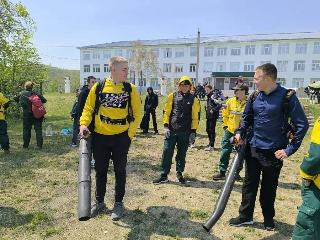 Сотрудники лесхоза 🌳 и Авиалесоохраны 🚁 провели для учеников 8-х классов очень полезную встречу! �
