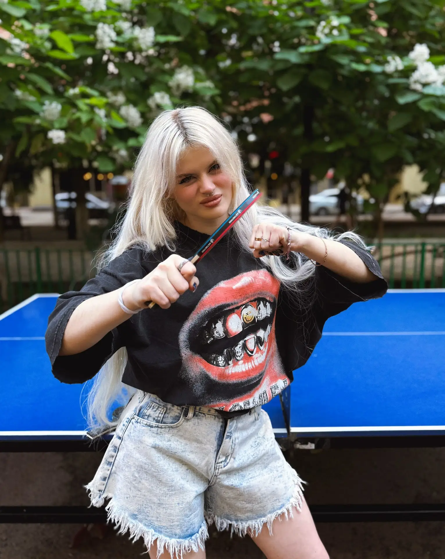 Такая я спортсменка теннисистка, чем еще заняться в +30 на улице 😅💅🏻

А у вас наконец то жаркое л