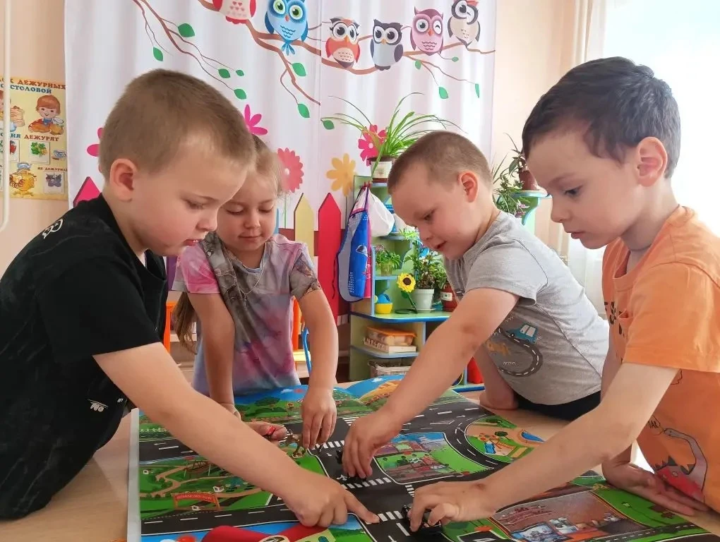 #ГодДошкольногоОбразования 
#ГДООренбургскаяОбласть 
#ГДОБугуруслан 
#Безопасность
🚗 Маленькие пеше