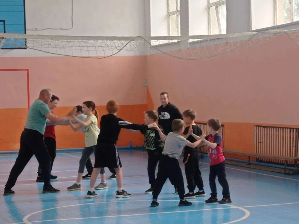 Сегодня День науки в пришкольном лагере был посвящён 90-летию "Союзмультфильма".Провели увлекательну