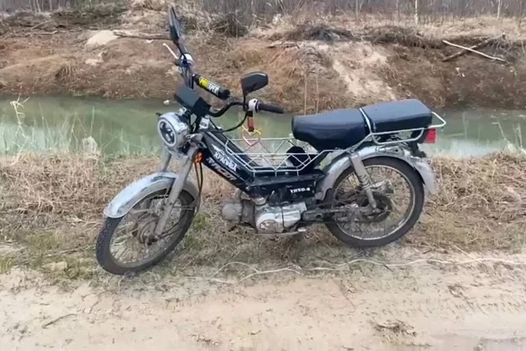 🏍️ Юный житель Томской области украл изъятый у него мопед и написал ложный донос. 

В Белом Яру 18-