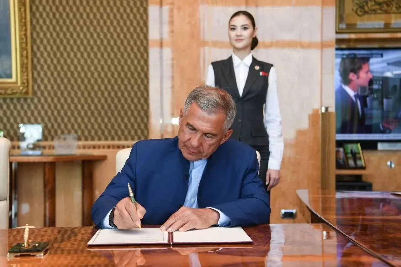Татарстан направил 550 млн рублей на поддержку передовых инженерных школ
 
✍️ Раис Татарстана Рустам