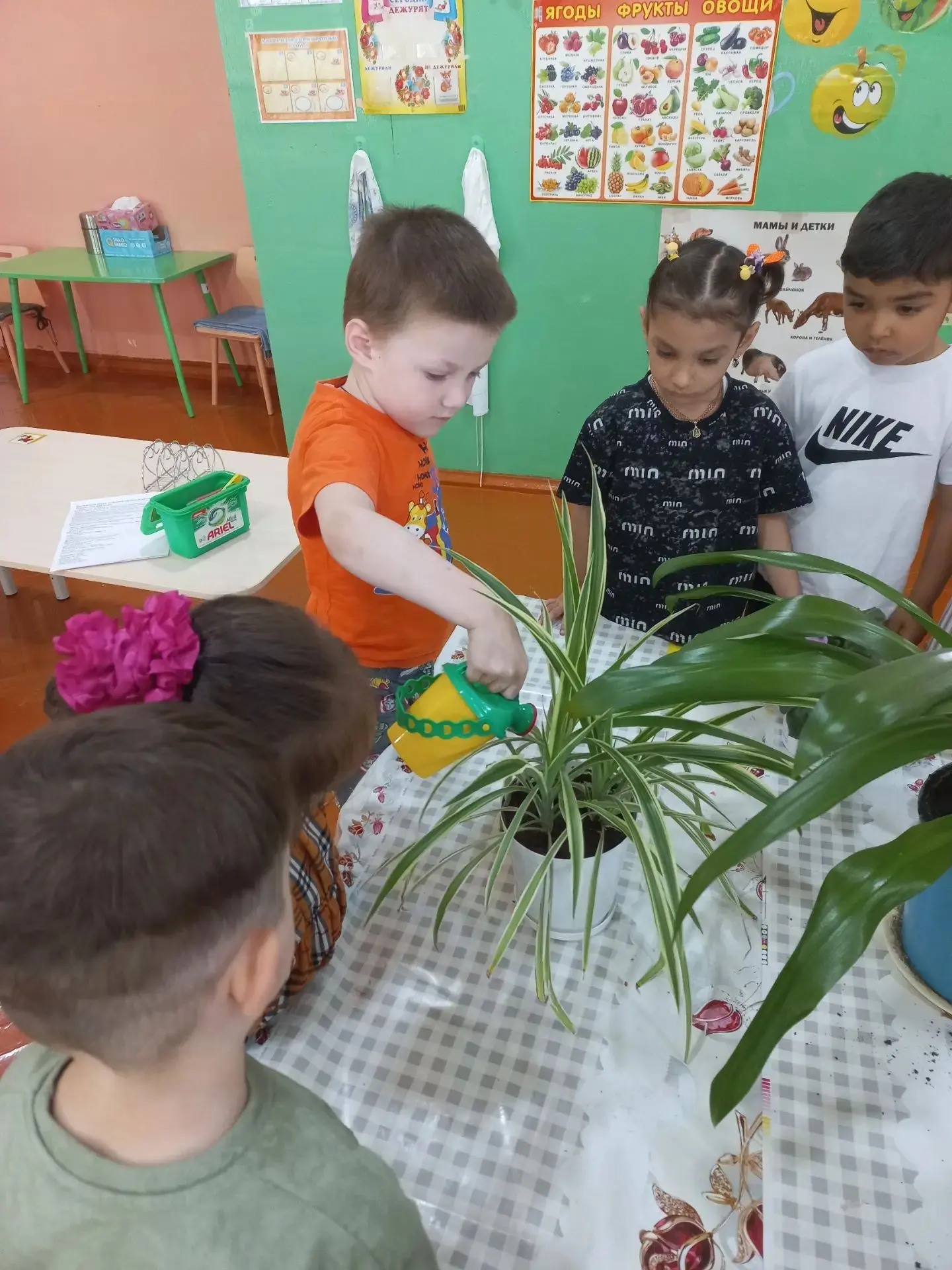 🌿 А у нас сегодня — День зеленых друзей! 🌿

Малыши #Непоседы знают теперь точно: чтобы растение вы
