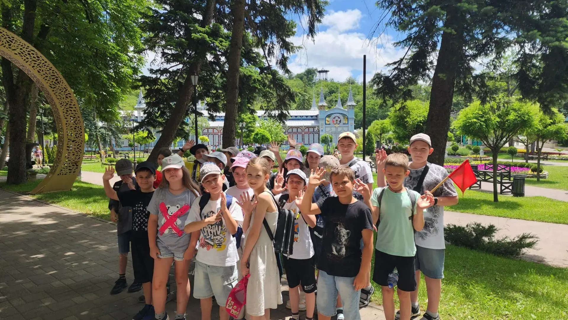 Сегодня, 16 июня, вторник, в «Городке здоровья» случился настоящий культурный взрыв. С самого утра, 