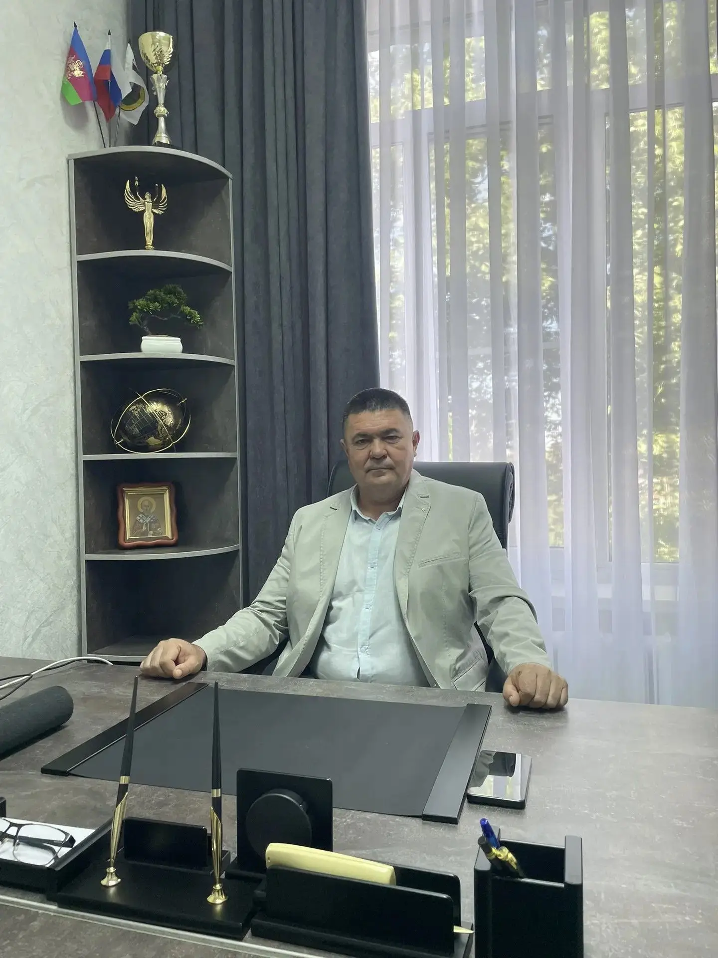 🌼С Днём социального работника!
⁣
🥳Директор  ГБУ СО КК «Лабинский КЦСОН» Череданов Александр Марков