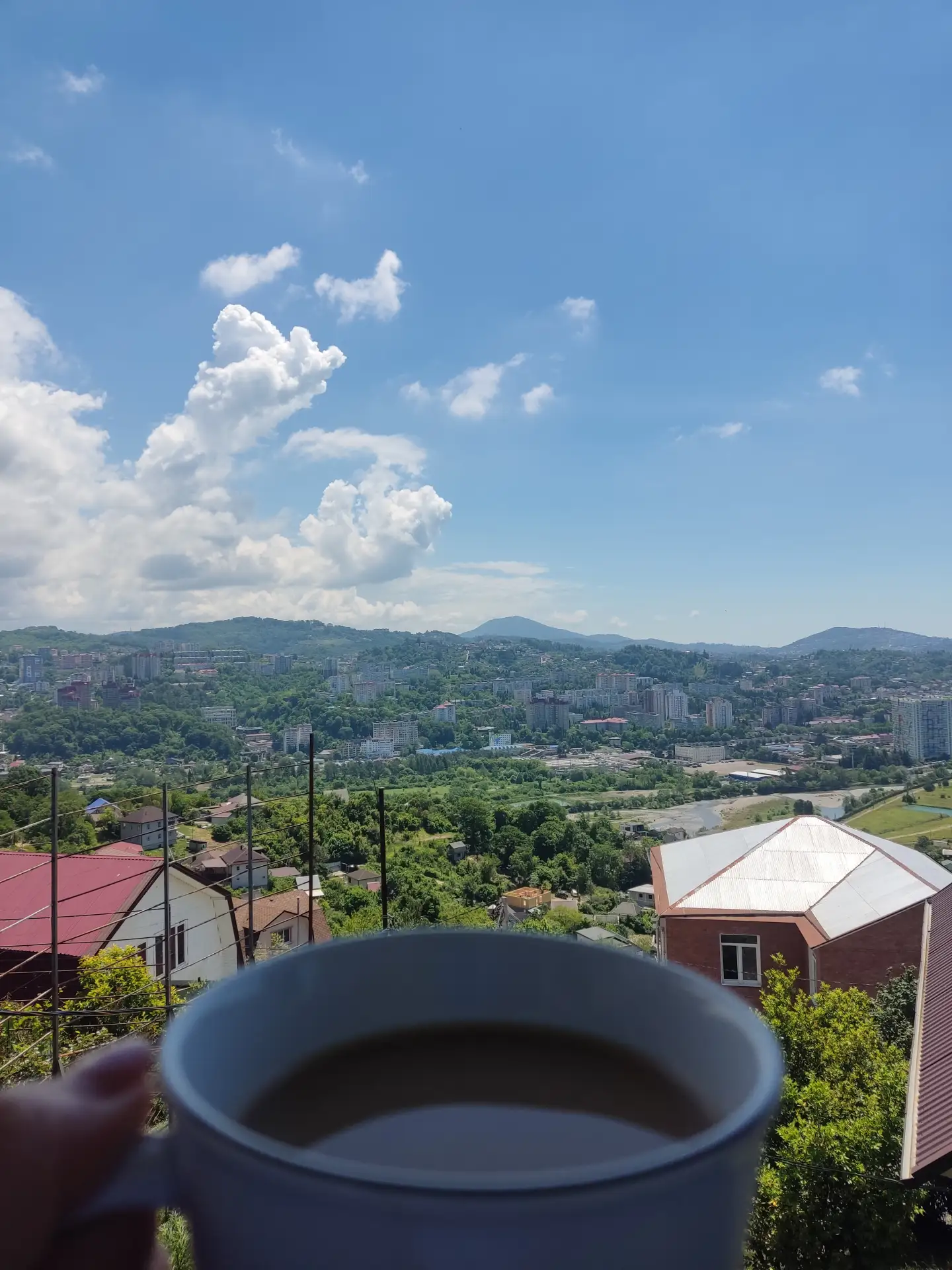 Доброе утро мои хорошие🤗
Первое утро новой жизни 🙂
В Сочи жара🌞
Ну как же здесь красиво🥰
Пойдем 