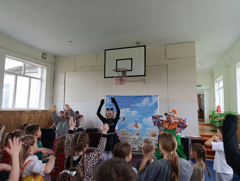 🌞 Лето! Солнце! Лагерь! 🤸

Сегодня состоялось открытие нашего летнего школьного лагеря! 🥳
Несмотр