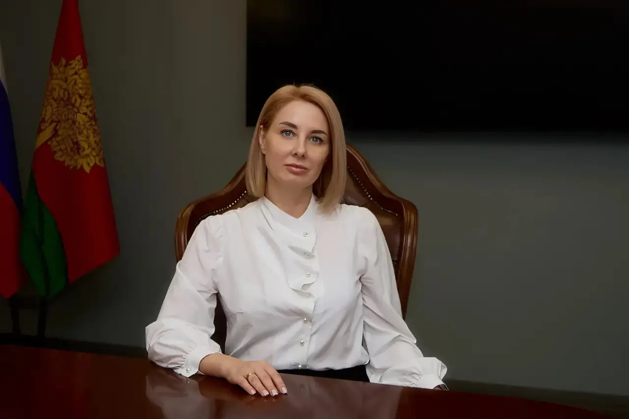 Дорогие липчане!

Примите искренние поздравления с Днём России!

В этом великом празднике воплощено 