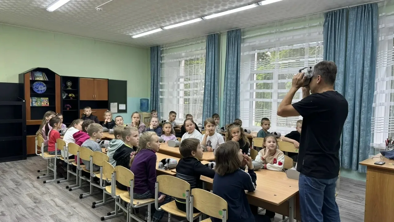 Четвертый день в лагере: День защиты детей, виртуальные миры и русские мелодии! ☀️
🤗Четвертый день 