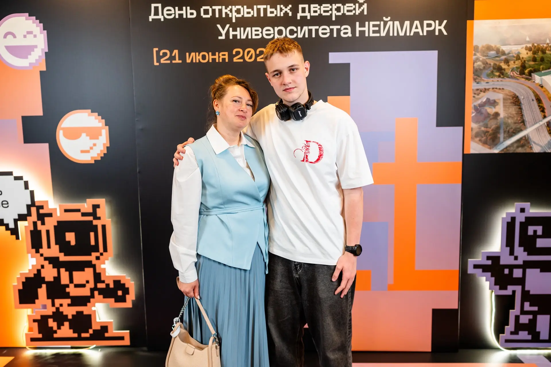 Интересный факт: если собрать в одном месте больше 500 будущих студентов, получится очень много вопр