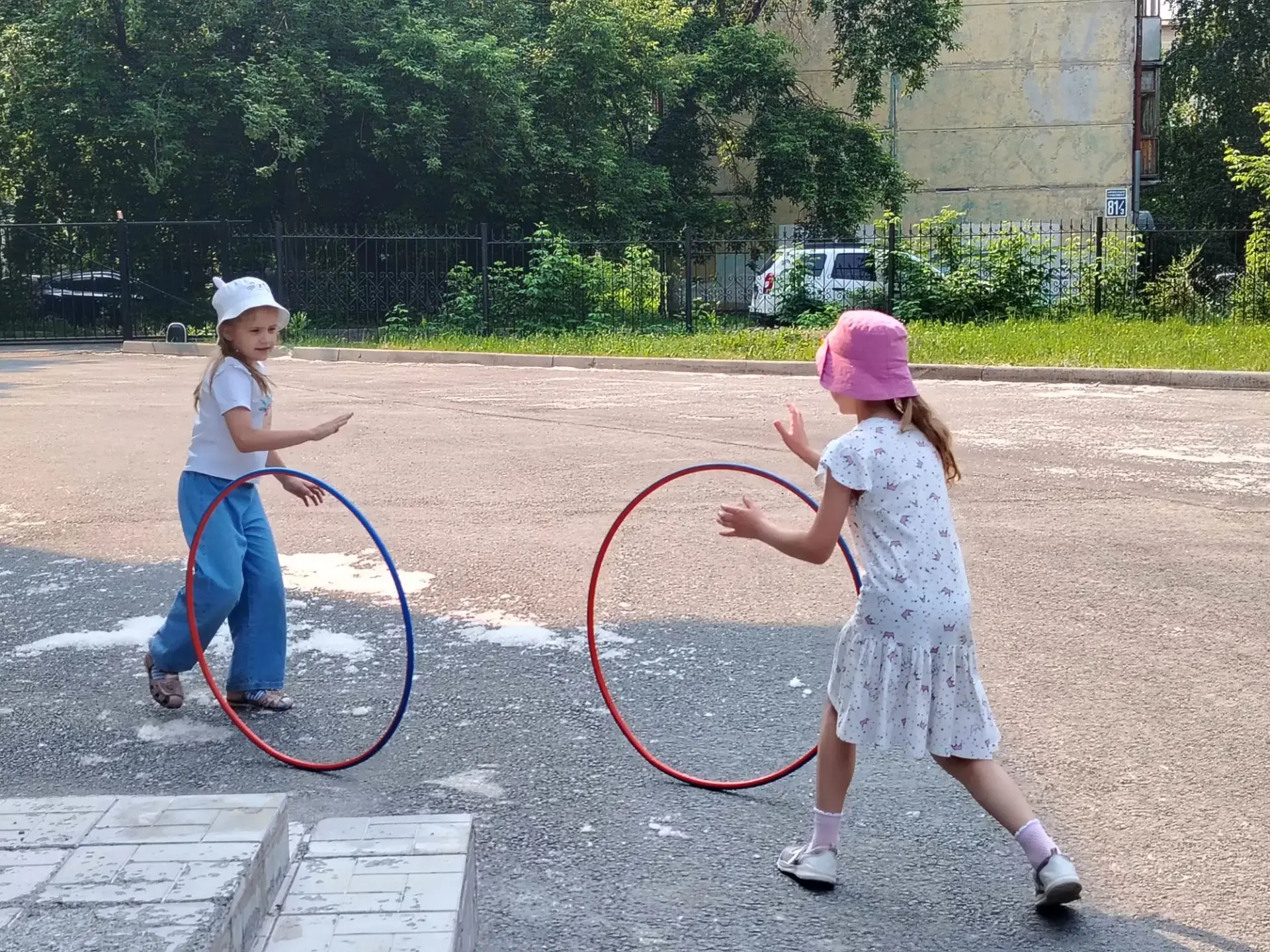 Яркий день в лагере!☀️

Сегодня наши ребята разошлись по интересам. Одна команда отправилась на обзо