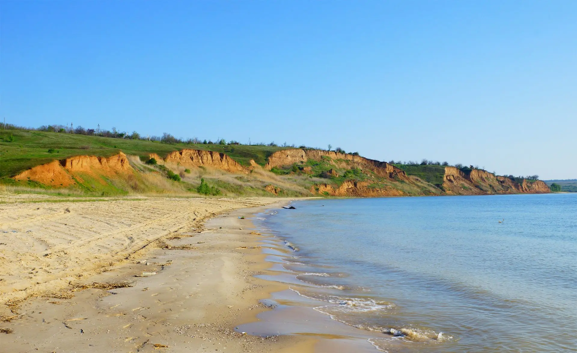 🌅 Лето у воды: пляжи Цимлянска и винные открытия рядом! ⛱️

Купаться и загорать — конечно, летом. А