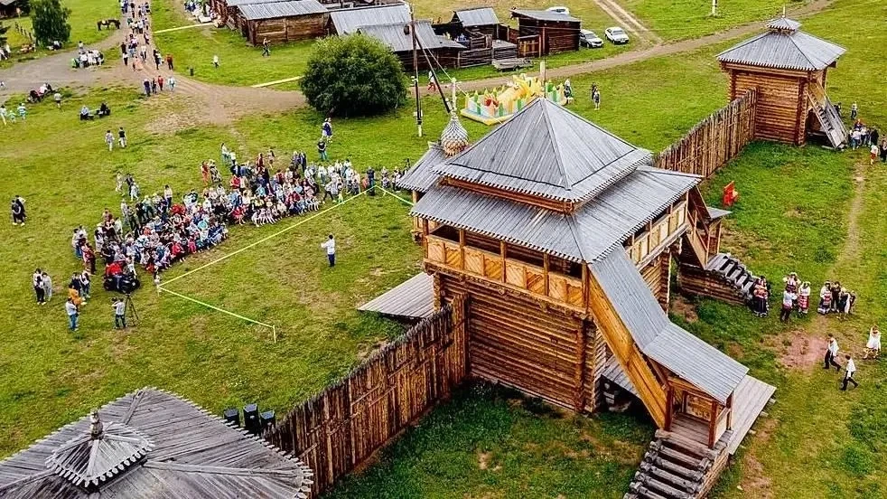 Уже в это воскресенье, 21 июня, мы отметим юбилей Братска Острожного - 395-летие!

Ровно в полдень в