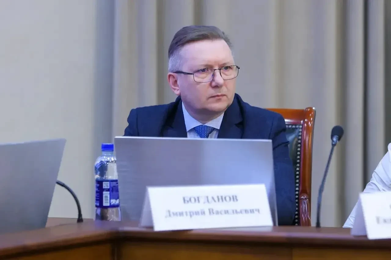 Министром здравоохранения Архангельской области назначен Дмитрий Богданов

Нового руководителя ведом