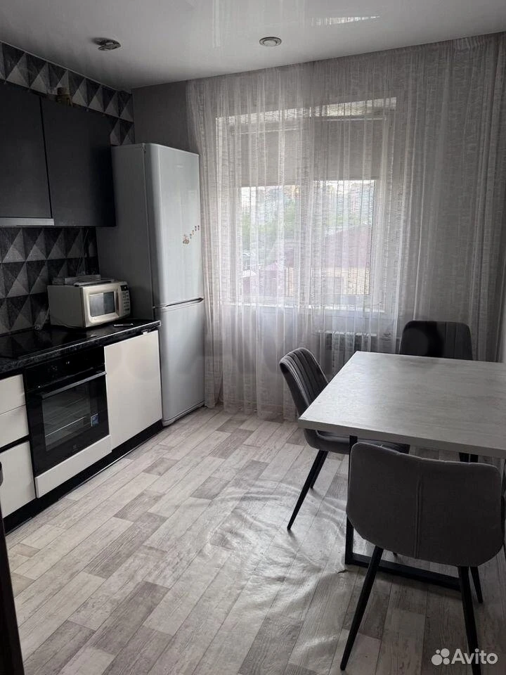 Сдам без посредников: 1-комнатная квартира, 41м²
Цена: 35000
Адрес: Красноярск, Советский р-н, ул. 3