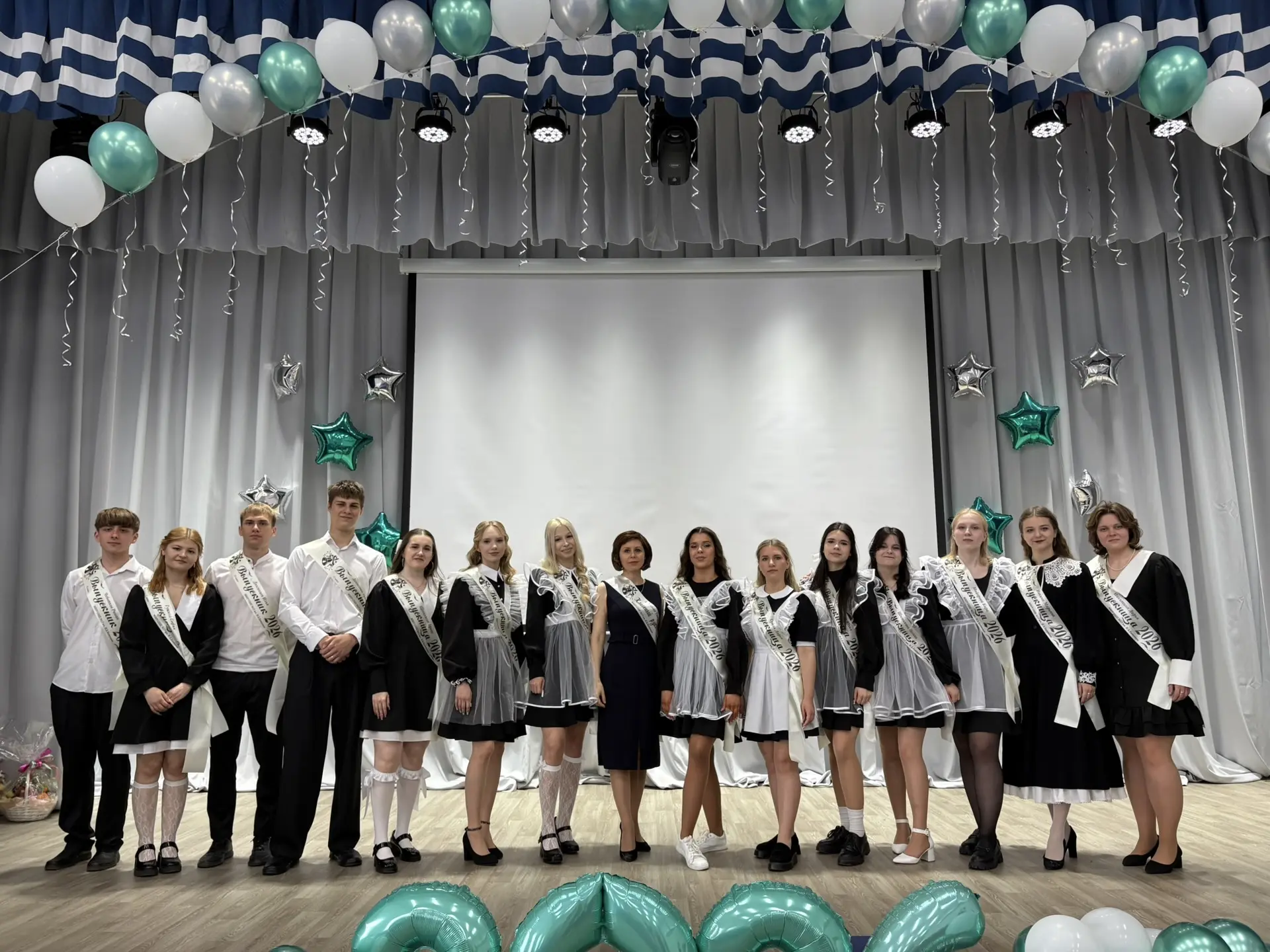 ✨🔔 ПОСЛЕДНИЙ ЗВОНОК 🔔✨

Сегодня, 2️⃣6️⃣ мая, для выпускников 11 класса прозвенел последний звонок.