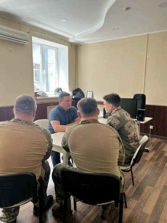 📅Вчера глава Кореневского района Владимир Жиликов провел встречу с Иваном Васильевичем Долгополовым