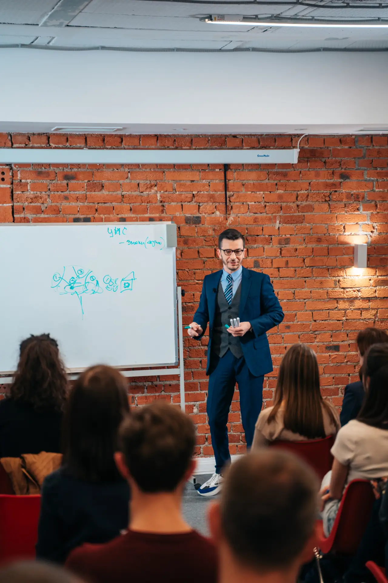 Подсматриваем за ЗАКРЫТОЙ ЛЕКЦИЕЙ для студентов Академии смысла 🧠

📅 В воскресенье, 19 июля в 19:0