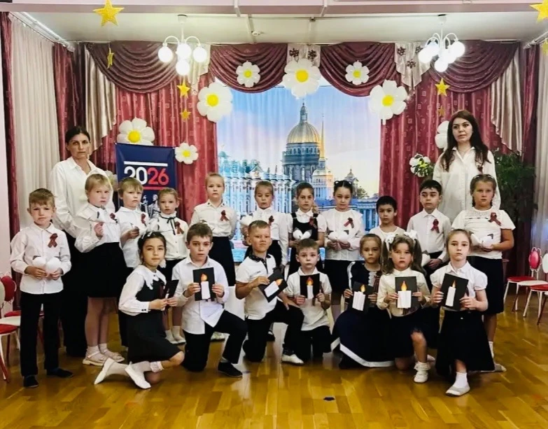 Сегодня ребята старших и подготовительных групп на музыкальном занятии прикоснулись к одной из самых