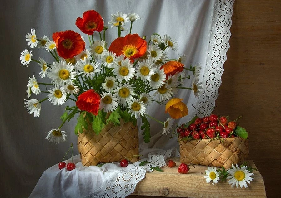 🌺🌿Библиотечно- информационный центр ГМПИ поздравляет художников, которые отмечают юбилейные даты р