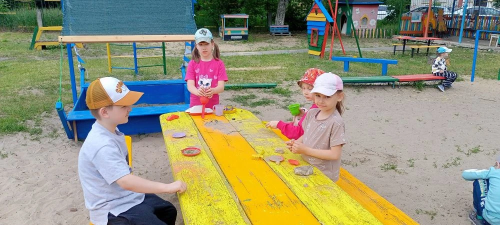 🌞 Активный отдых дошкольников на улице приносит огромную пользу для их физического, эмоционального,