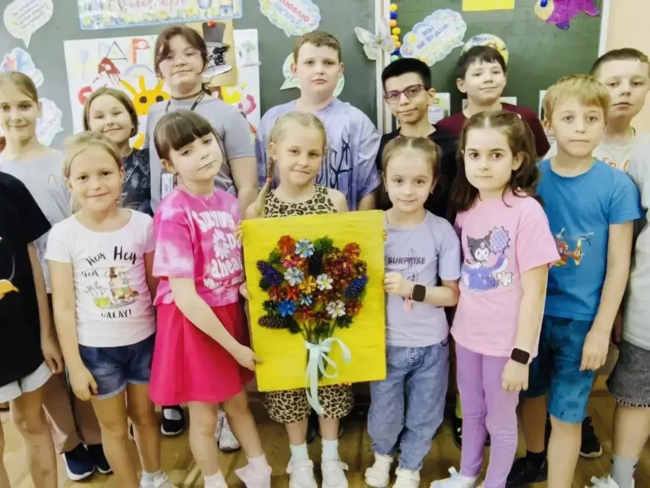 Шестой день в пришкольном лагере школы №1: Волшебство театра и краски природы

В Домодедовской школе