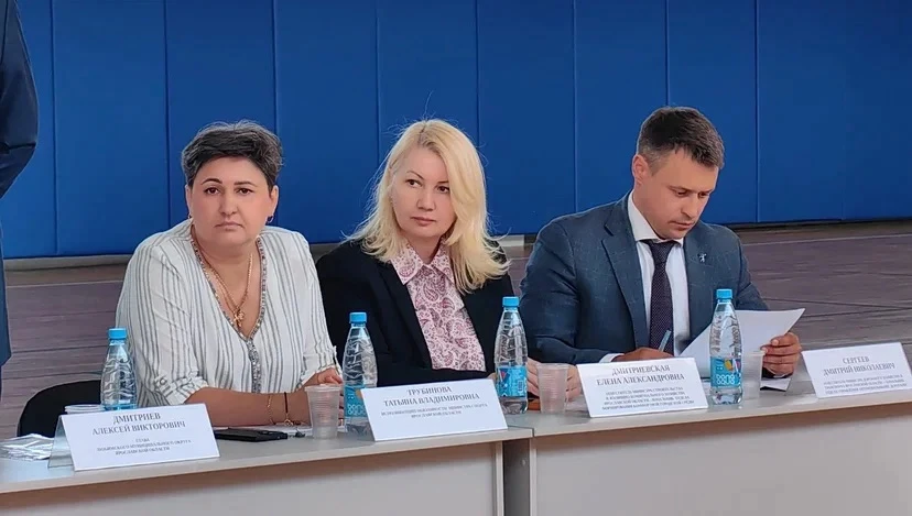 Диалог с властью прошёл в Любимском округе

На прошлой неделе в Любимском округе состоялась встреча 