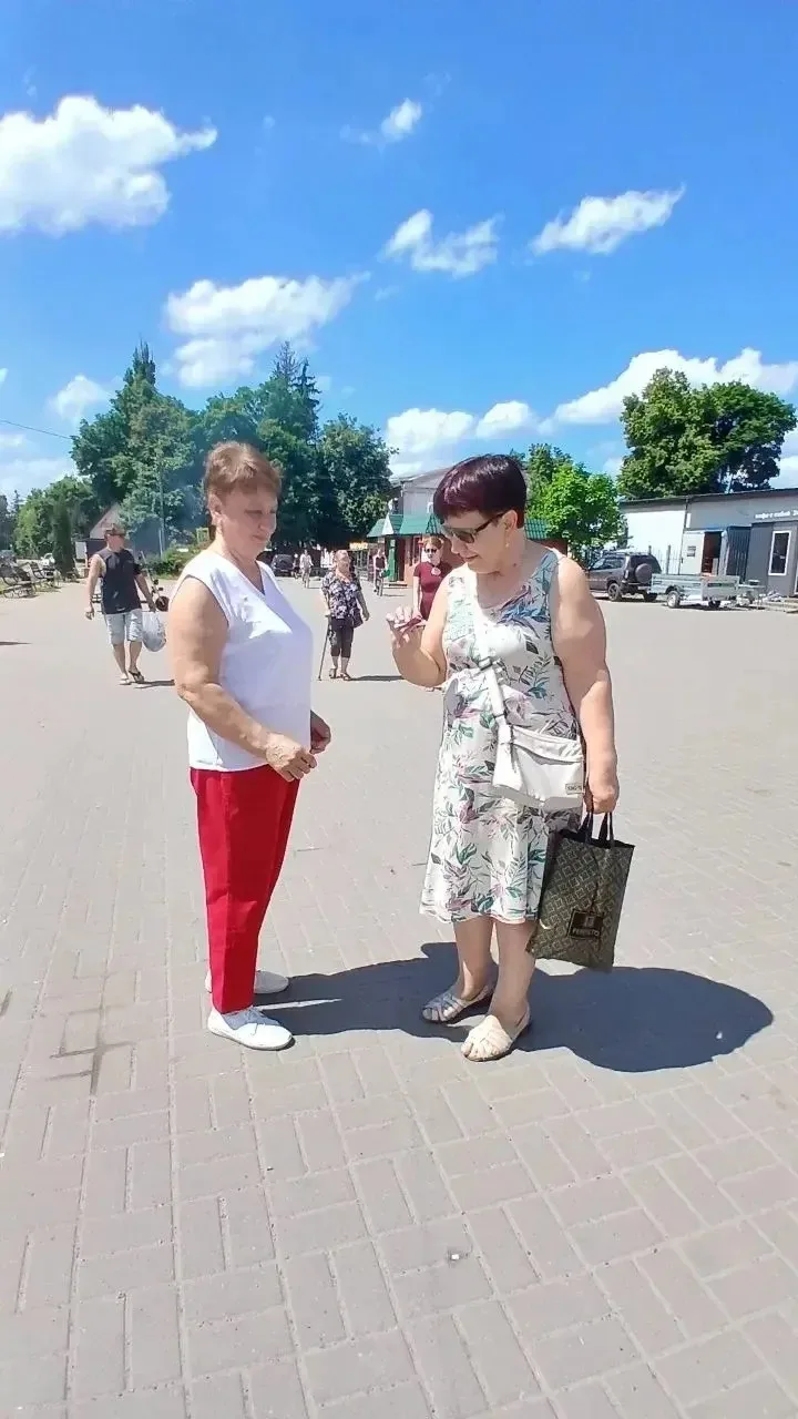 В поселке имени Карла Либкнехта прошла акция «Российский триколор»

В преддверии Дня России в поселк